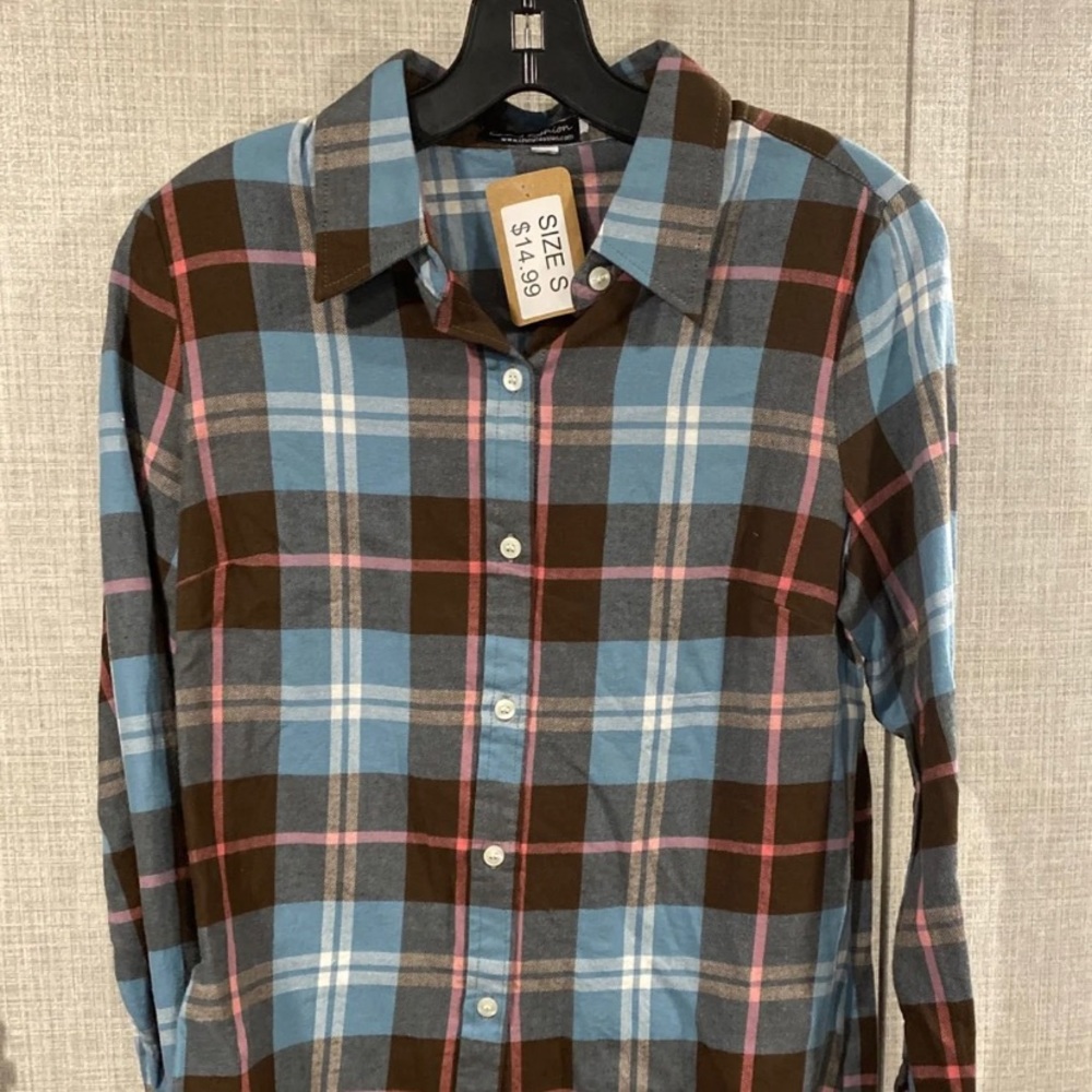 NWT Women’s Flannel Button Up